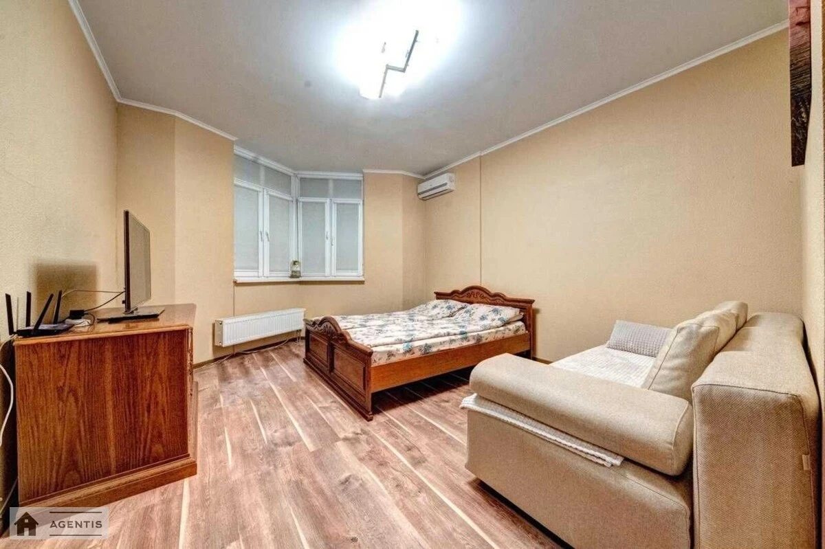 Сдам квартиру. 2 rooms, 65 m², 2nd floor/25 floors. 12, Воскресенская 12, Киев. 