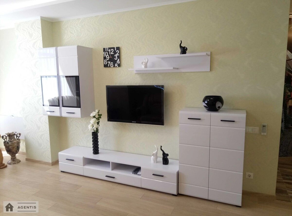 Apartment for rent. 2 rooms, 100 m², 20 floor/25 floors. 25, Degtyarivska 25, Kyiv. 