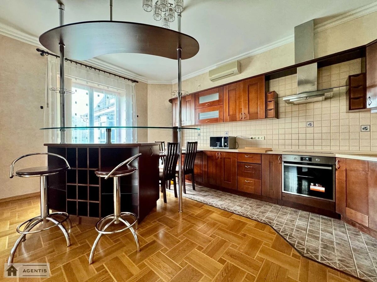 Apartment for rent. 2 rooms, 157 m², 6th floor/7 floors. 10, Ivana Mazepy vul., Kyiv. 