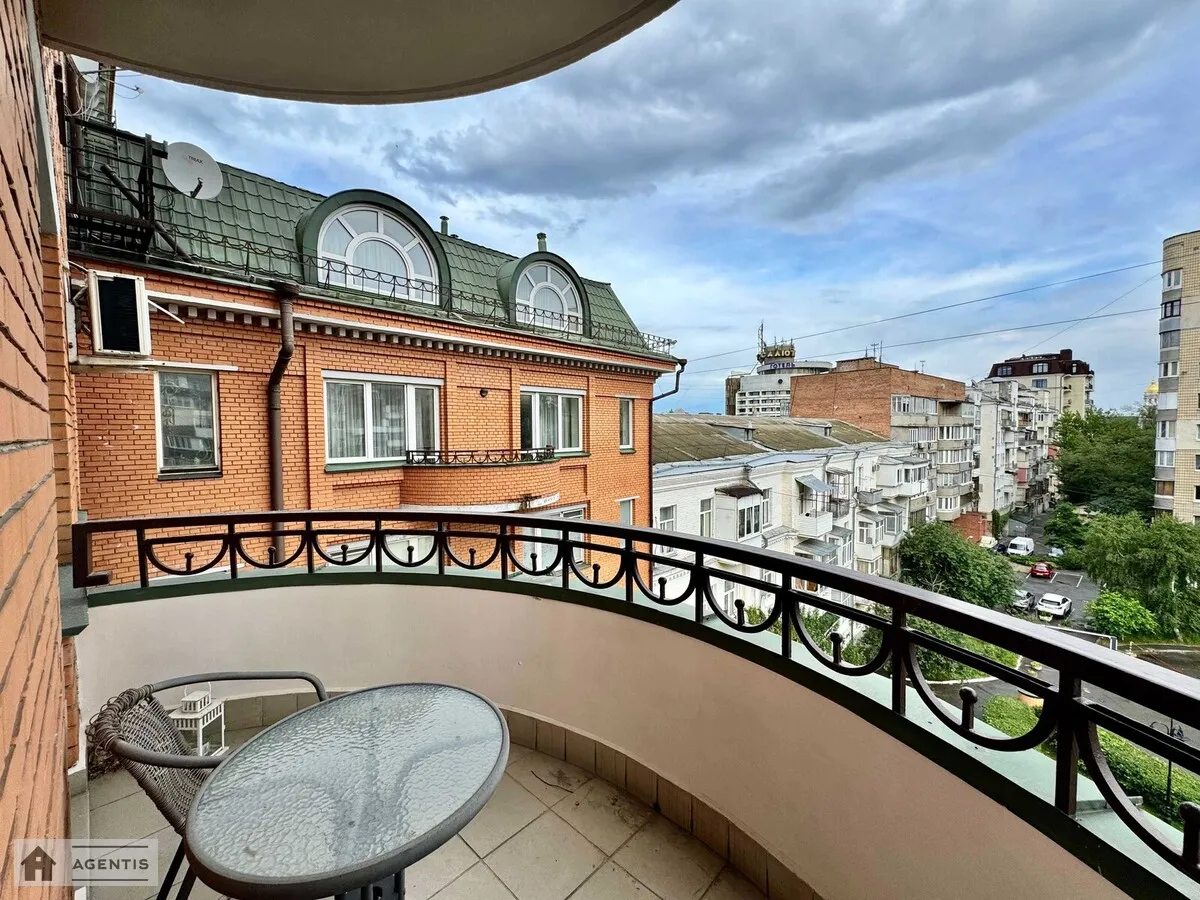 Apartment for rent. 2 rooms, 157 m², 6th floor/7 floors. 10, Ivana Mazepy vul., Kyiv. 