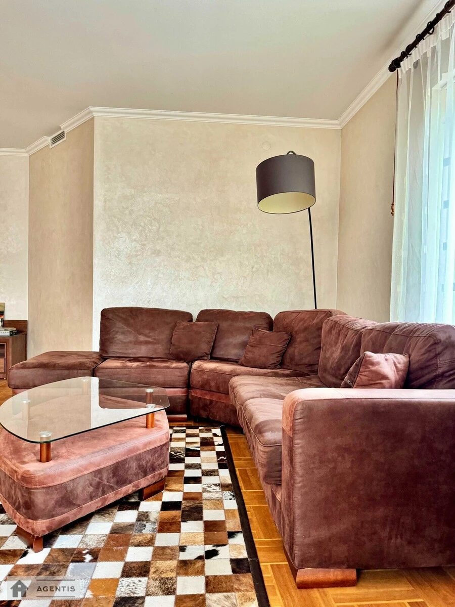 Apartment for rent. 2 rooms, 157 m², 6th floor/7 floors. 10, Ivana Mazepy vul., Kyiv. 