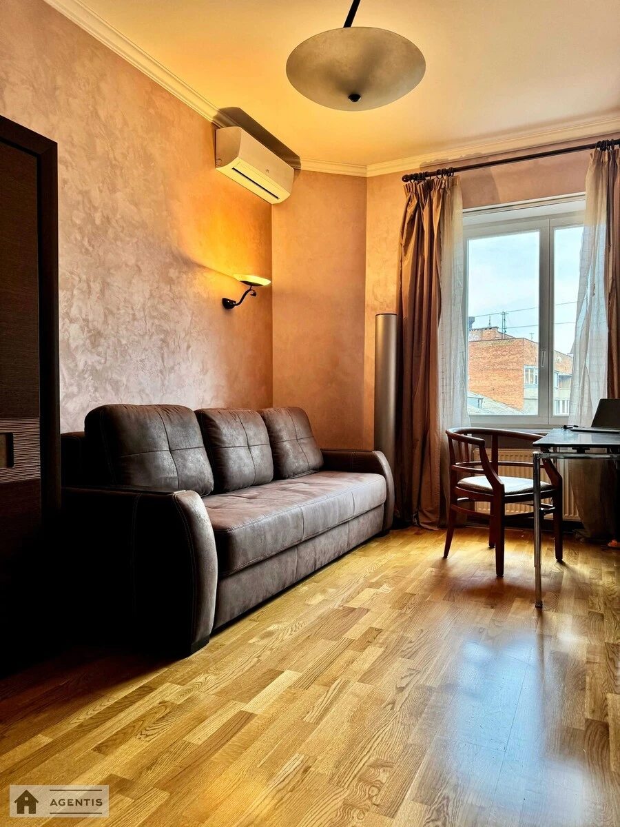 Apartment for rent. 2 rooms, 157 m², 6th floor/7 floors. 10, Ivana Mazepy vul., Kyiv. 