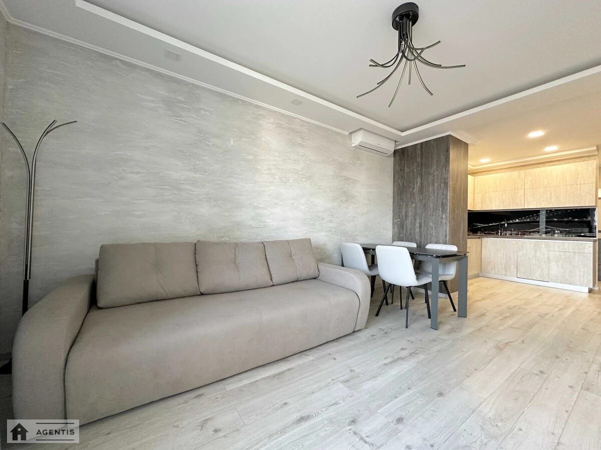 Apartment for rent. 2 rooms, 62 m², 15 floor/20 floors. 60, Golosiyivskiy 60, Kyiv. 