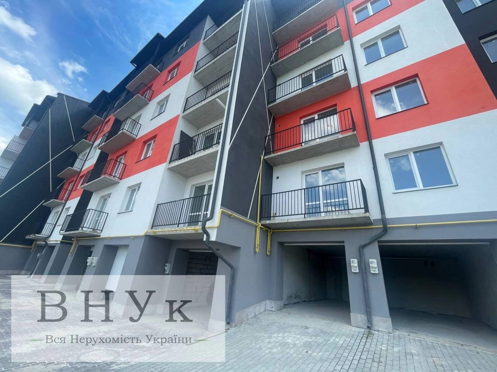 Apartments for sale 1 room, 42 m², 5th fl./6 floors. Petrykiv  Sheptytskoho vul., Ternopil. 