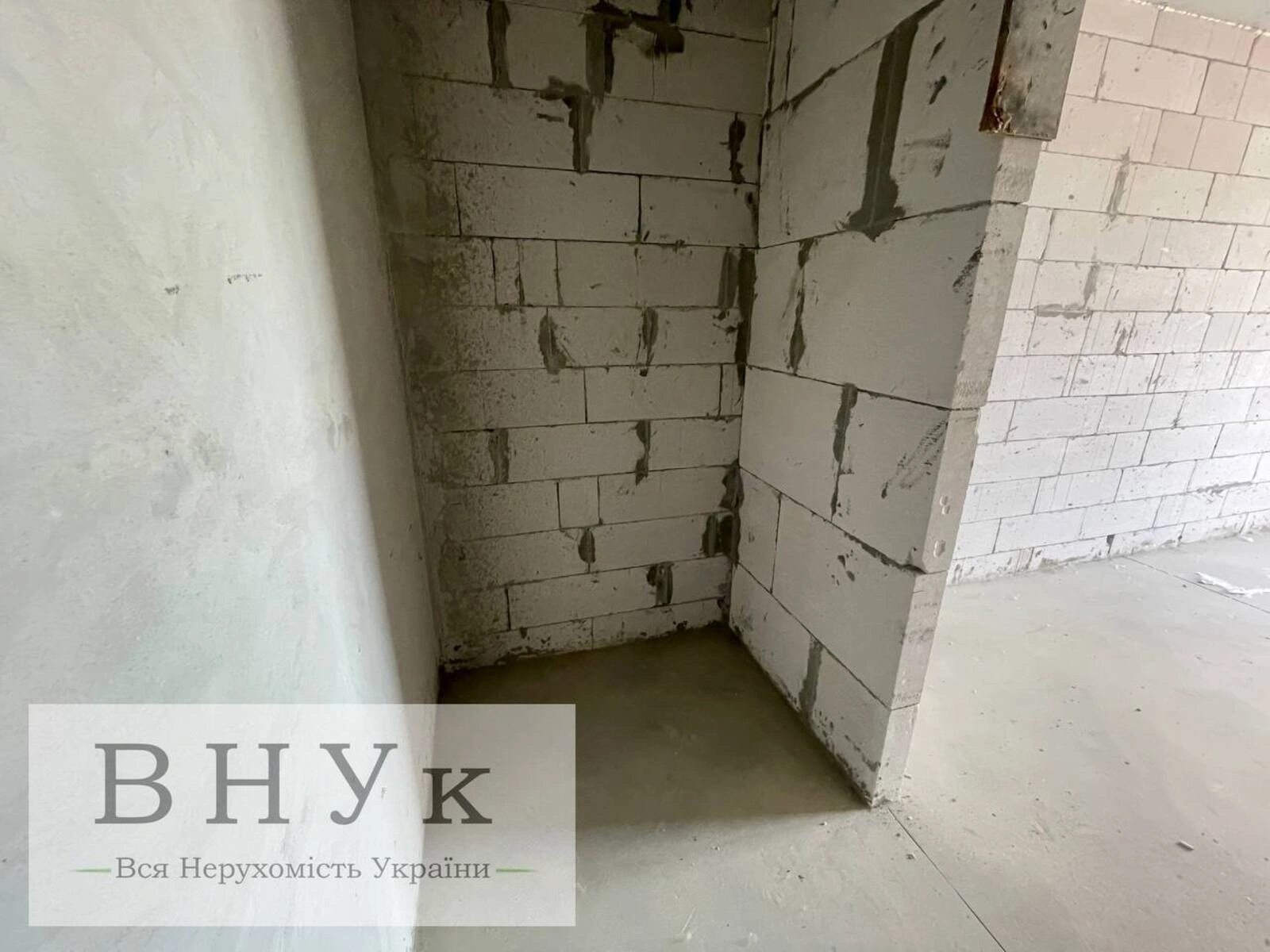 Apartments for sale 1 room, 42 m², 5th fl./6 floors. Petrykiv  Sheptytskoho vul., Ternopil. 