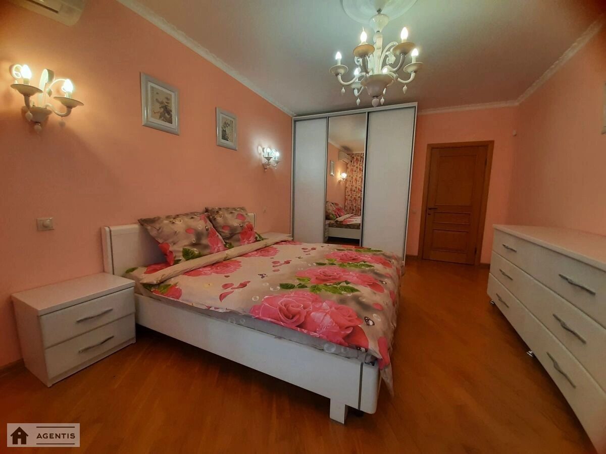 Apartment for rent. 4 rooms, 122 m², 15 floor/16 floors. 4, Lobanovskoho , Kyiv. 