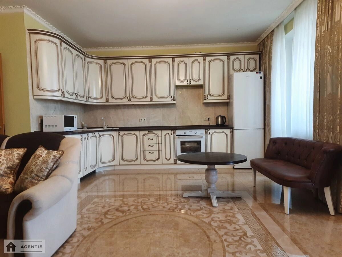 Apartment for rent. 4 rooms, 122 m², 15 floor/16 floors. 4, Lobanovskoho , Kyiv. 