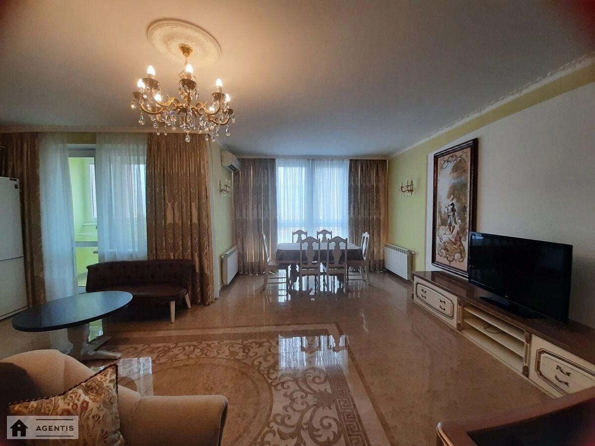 Apartment for rent. 4 rooms, 122 m², 15 floor/16 floors. 4, Lobanovskoho , Kyiv. 