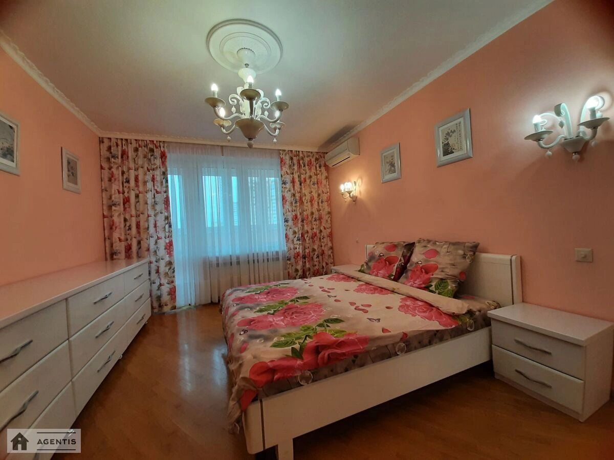 Apartment for rent. 4 rooms, 122 m², 15 floor/16 floors. 4, Lobanovskoho , Kyiv. 