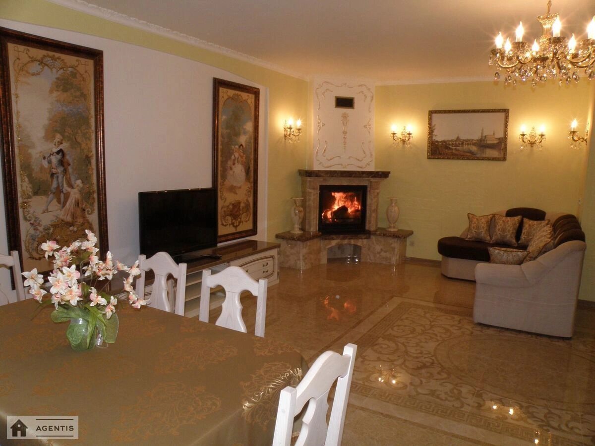 Apartment for rent. 4 rooms, 122 m², 15 floor/16 floors. 4, Lobanovskoho , Kyiv. 