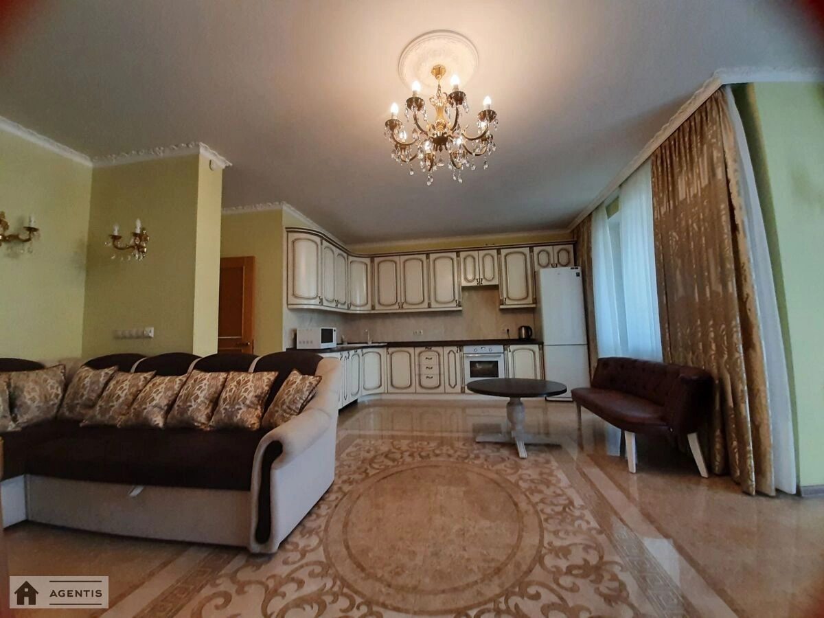 Apartment for rent. 4 rooms, 122 m², 15 floor/16 floors. 4, Lobanovskoho , Kyiv. 