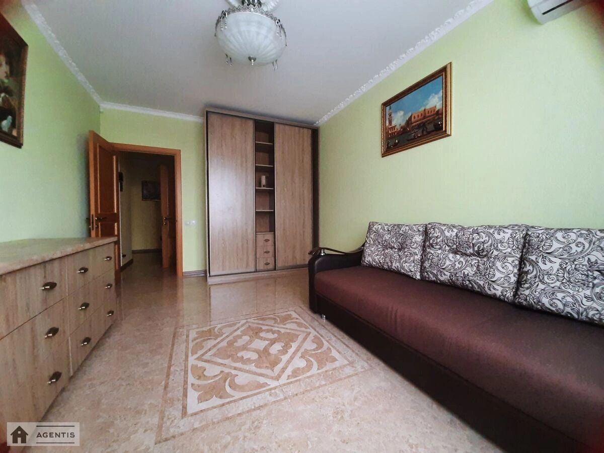 Apartment for rent. 4 rooms, 122 m², 15 floor/16 floors. 4, Lobanovskoho , Kyiv. 