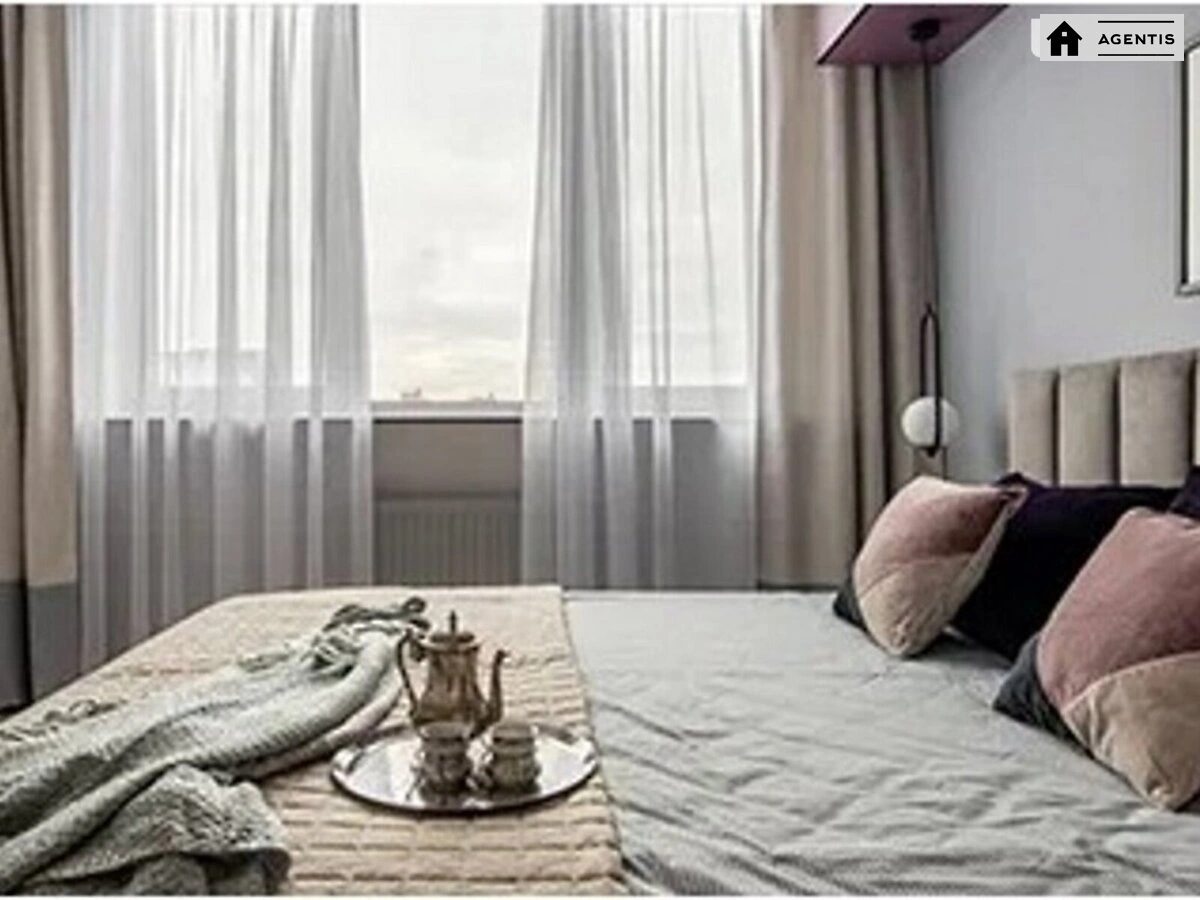 Сдам квартиру. 2 rooms, 56 m², 14 floor/22 floors. Самійла Кішки вул. (Маршала Конєва), Киев. 
