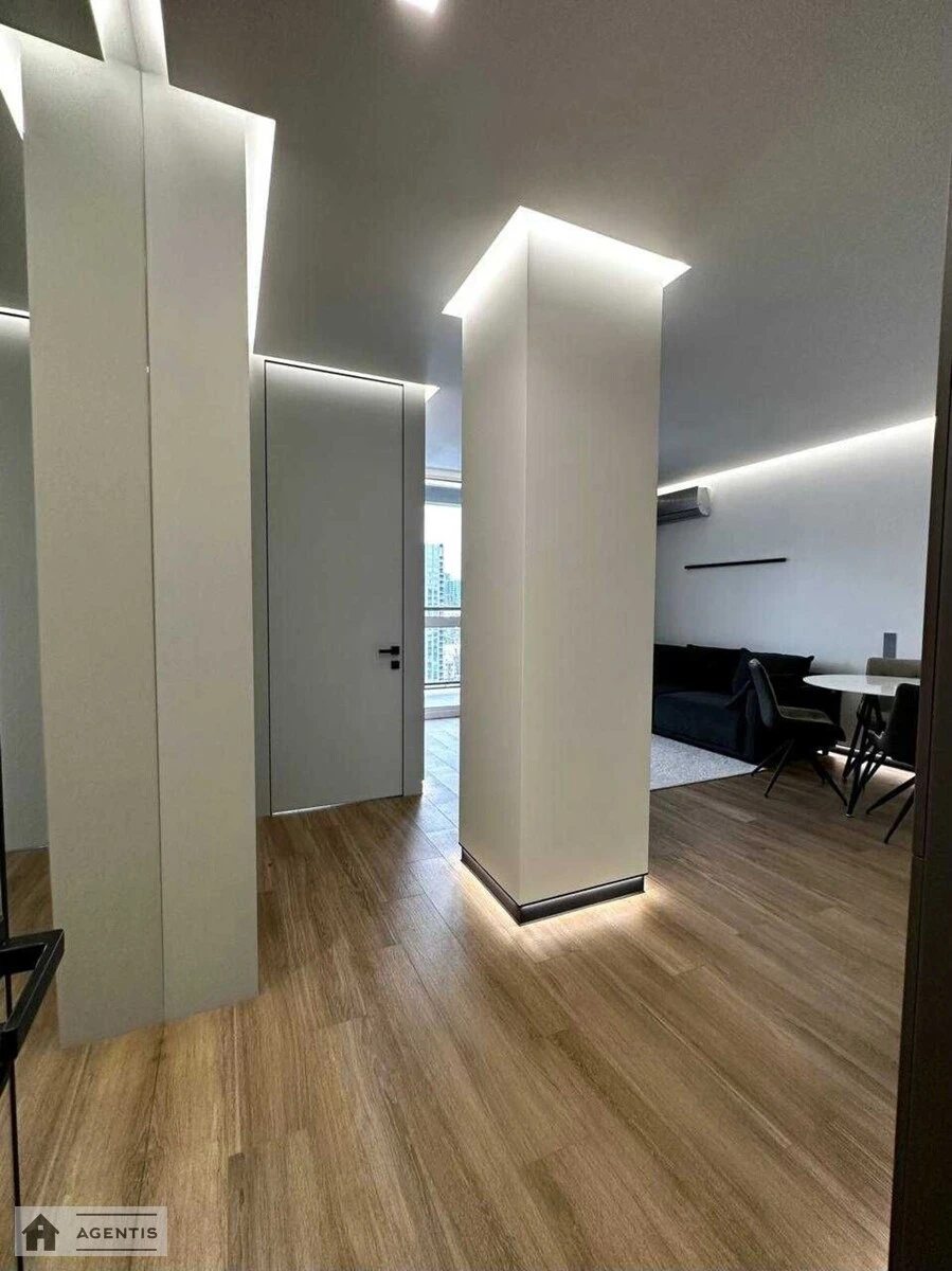 Сдам квартиру 1 комната, 50 m², 22 эт./24 этажа. 42, Предславинская 42, Киев. 