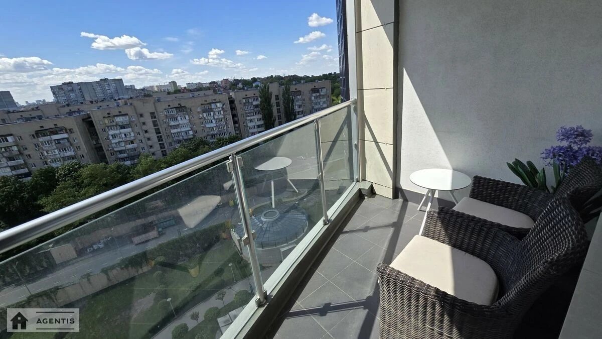 Сдам квартиру. 2 rooms, 65 m², 13 floor/25 floors. 60, Голосеевский 60, Киев. 