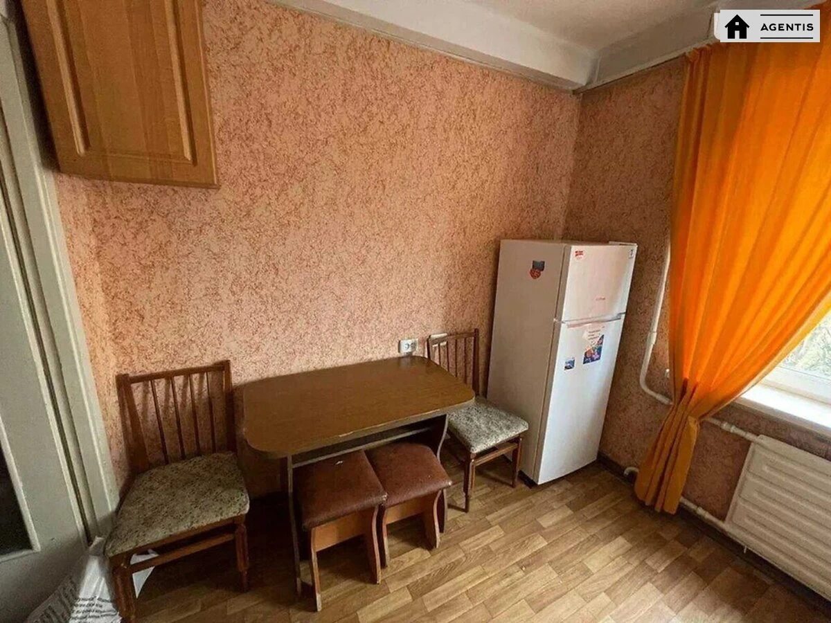 Apartment for rent. 1 room, 52 m², 5th floor/9 floors. 1, Panteleymona Kulisha vul. Chelyabinska, Kyiv. 