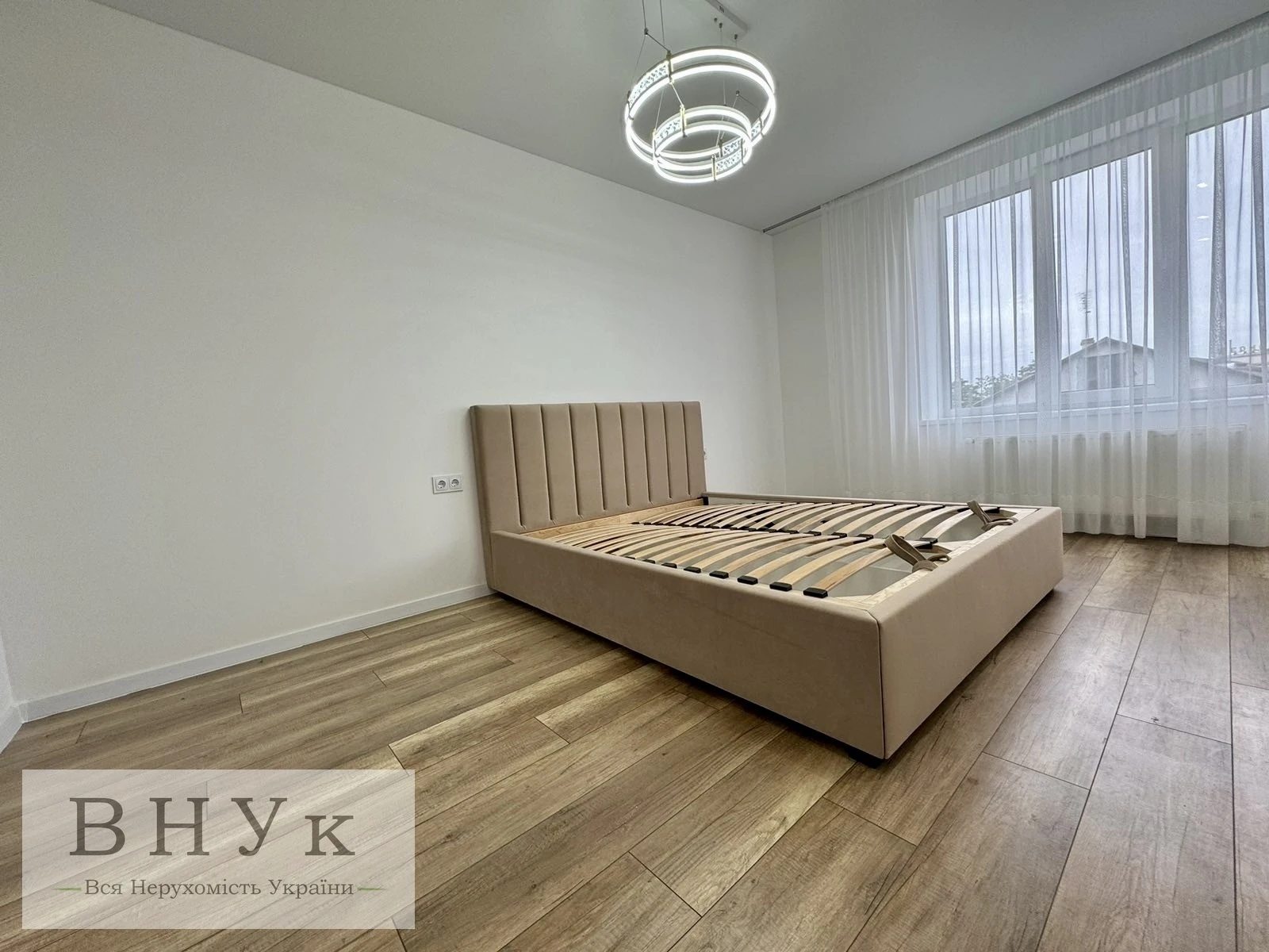 Продаж квартири 1 кімната, 55 m², 2 пов./5 поверхів. Зелена , Тернопіль. 