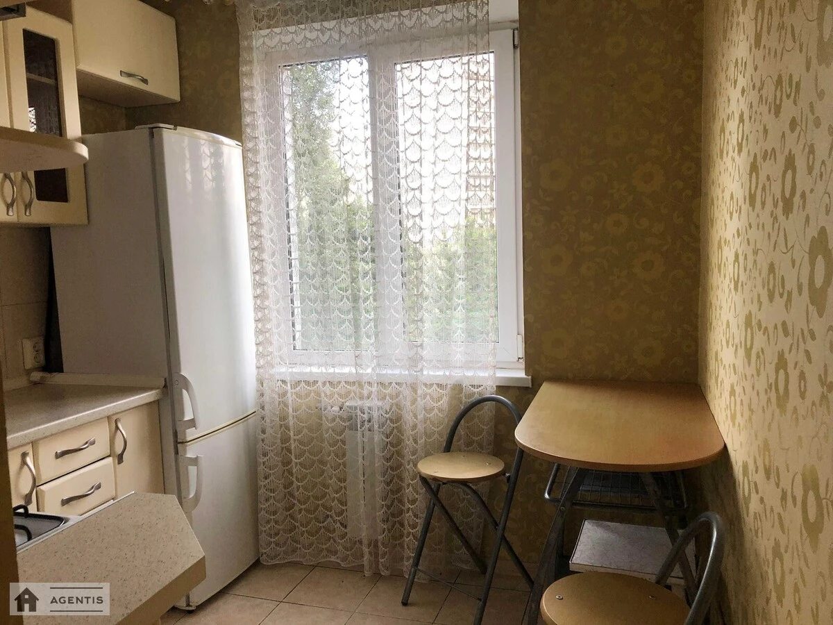 Apartment for rent. 2 rooms, 50 m², 3rd floor/9 floors. 8, Anatoliya Solovyanenka vul. Oleksandra Boychenka, Kyiv. 