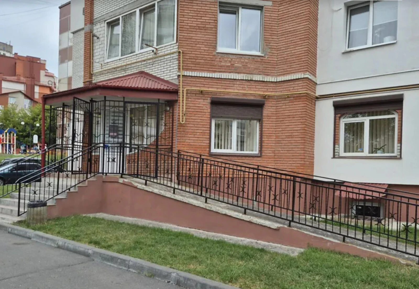 Real estate for sale for commercial purposes 100 m², 1st fl./9 floors. Дружба, Ternopil. 