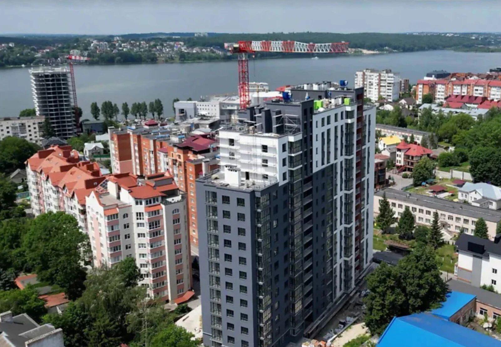 Apartments for sale. 3 rooms, 83 m², 6th floor/16 floors. Novyy svet, Ternopil. 