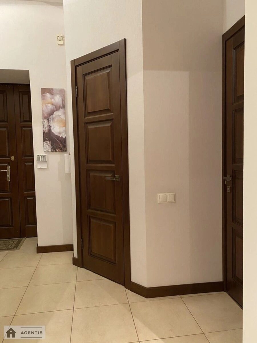 Здам квартиру. 3 rooms, 90 m², 2nd floor/4 floors. 37, Олеся Гончара вул., Київ. 