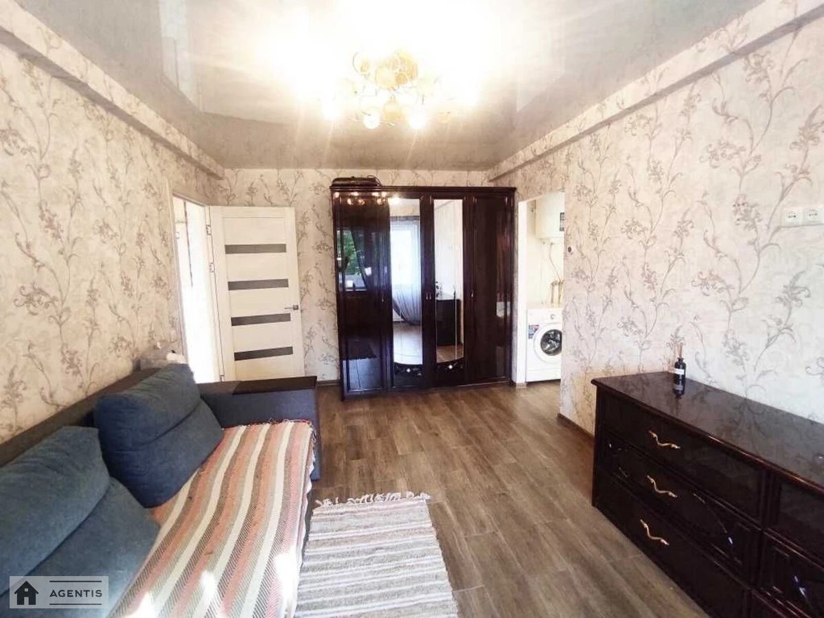 Apartment for rent. 2 rooms, 40 m², 5th floor/5 floors. 53, Vasylkivska 53, Kyiv. 