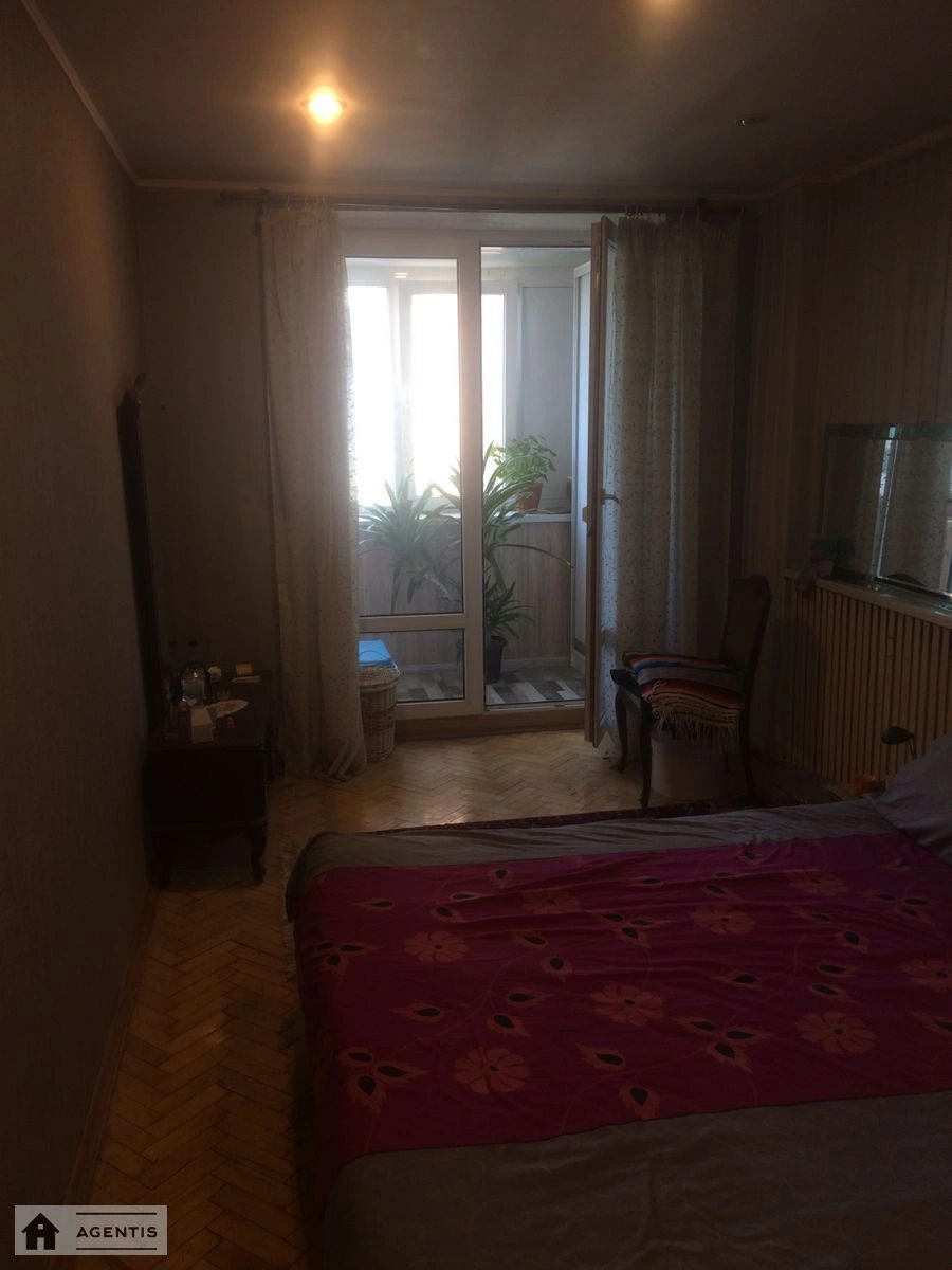 Apartment for rent. 3 rooms, 80 m², 6th floor/9 floors. 6, Profesora Pidvysotskoho vul., Kyiv. 