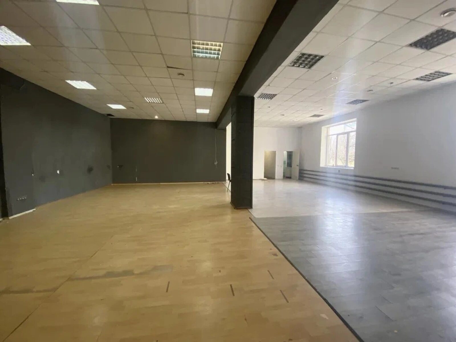 Commercial space for sale 220 m², 2nd fl./2 floors. Haharyna pr., Dnipro. 