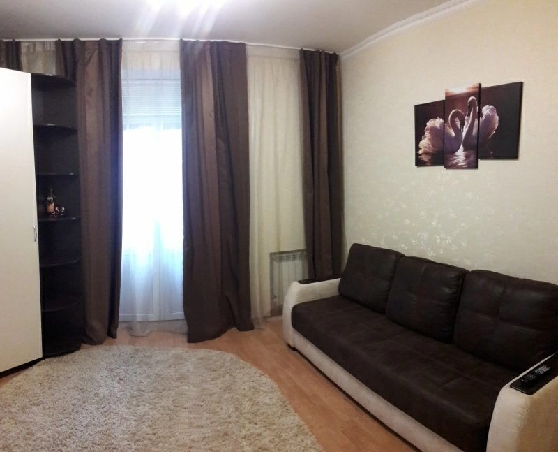 Apartment for rent. 2 rooms, 55 m², 4th floor/6 floors. Pr.Pochtovyy, Kryvyy Rih. 