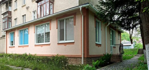Shared room for rent. 2 rooms, 50 m², 1st floor/3 floors. 4, Tsentralnaya, Polyana. 