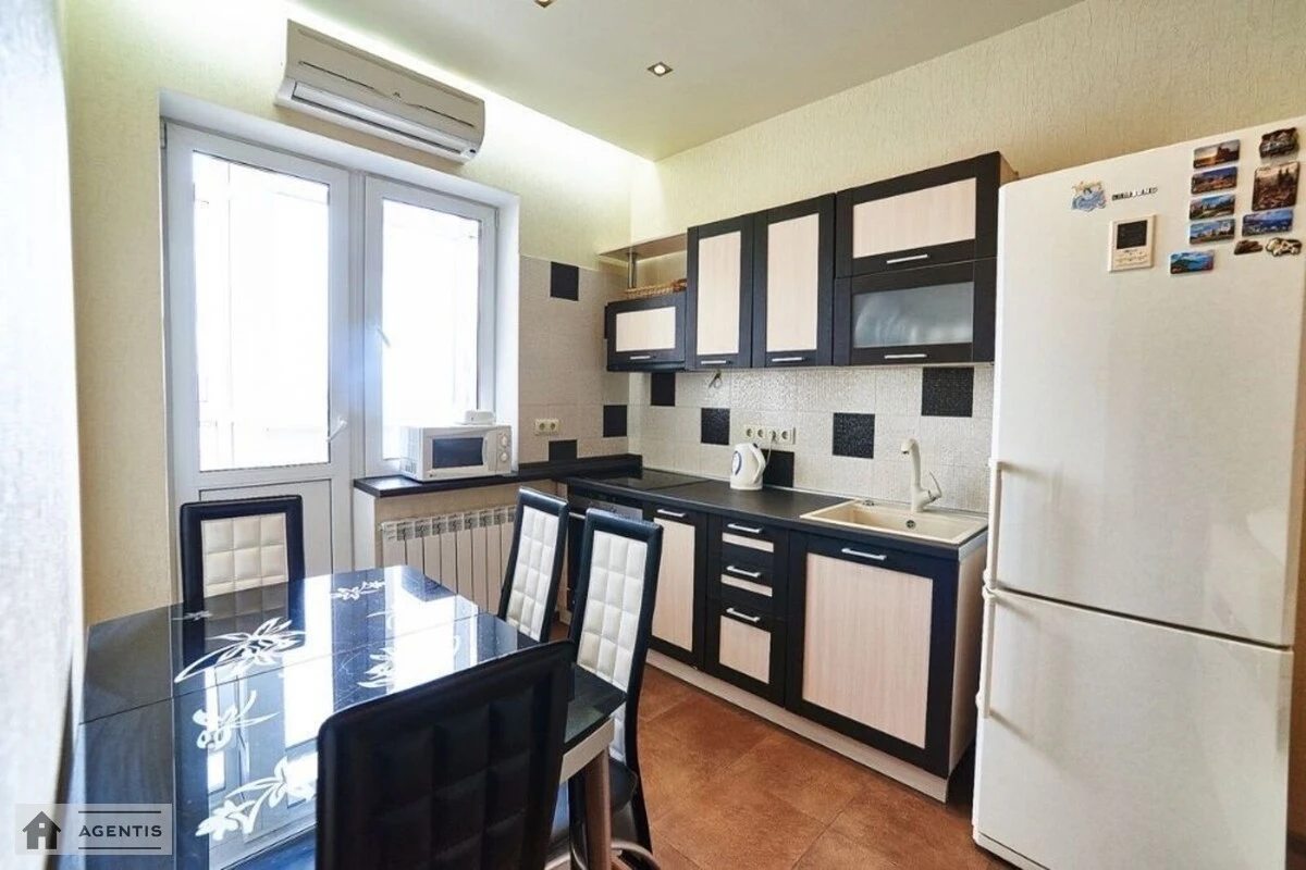 Apartment for rent. 1 room, 50 m², 17 floor/24 floors. 3, Biloruska 3, Kyiv. 