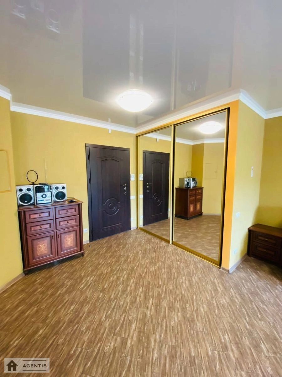 Apartment for rent. 1 room, 54 m², 2nd floor/23 floors. 14, Mykoly Mikhnovskoho bulv. Druzhby Narodiv, Kyiv. 