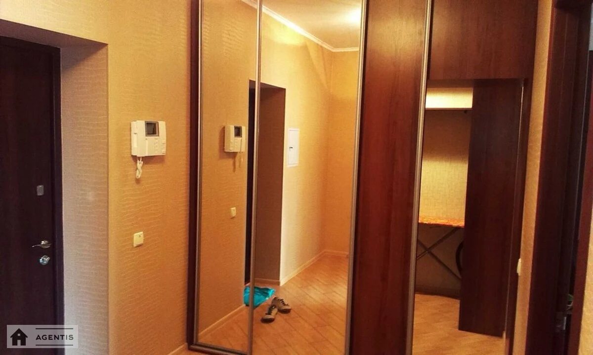 Сдам квартиру. 1 room, 54 m², 4th floor/32 floors. 9, Гришка , Киев. 