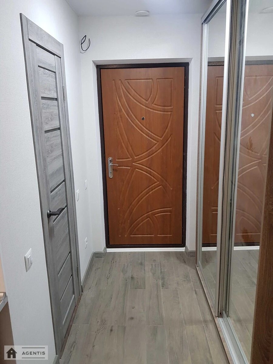 Apartment for rent. 1 room, 29 m², 15 floor/25 floors. Prymiska , Novoselky. 
