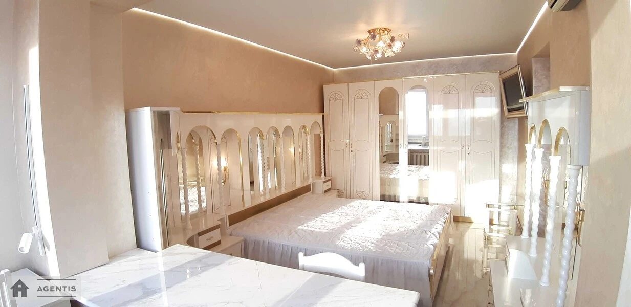 Apartment for rent. 3 rooms, 103 m², 20 floor/20 floors. 4, Staronavodnitcka 4, Kyiv. 