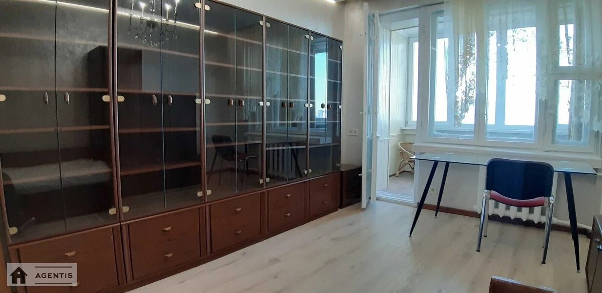 Apartment for rent. 3 rooms, 103 m², 20 floor/20 floors. 4, Staronavodnitcka 4, Kyiv. 