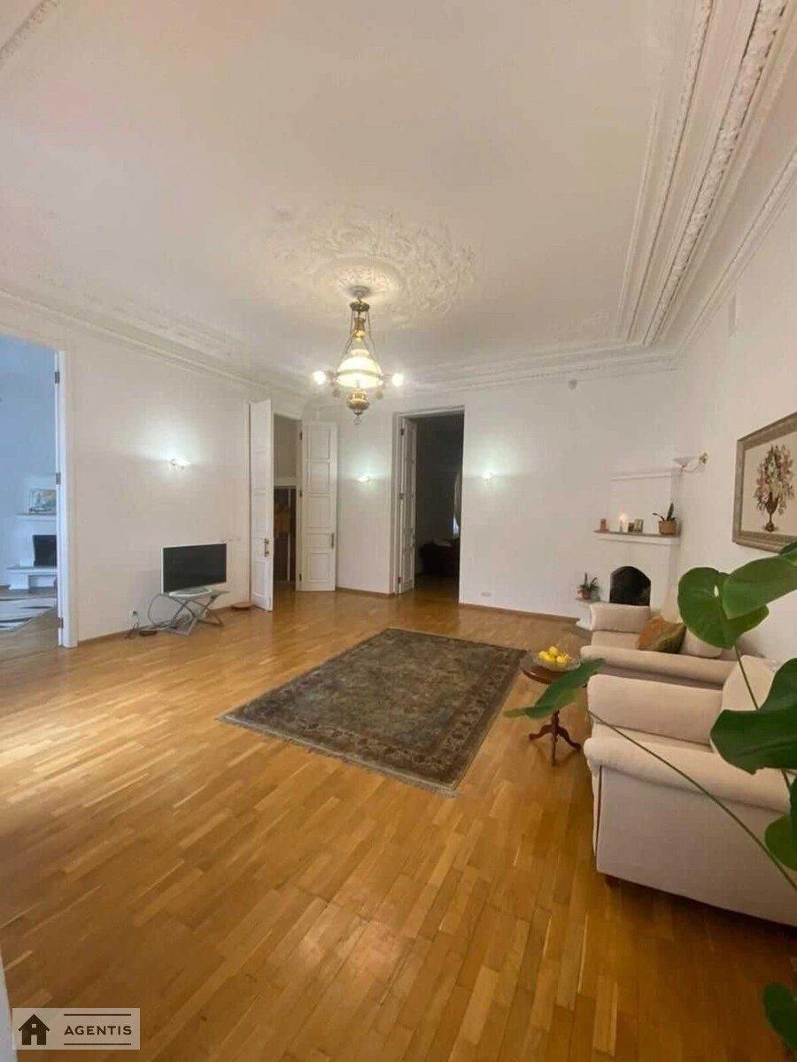 Apartment for rent. 5 rooms, 250 m², 3rd floor/6 floors. Yaroslaviv Val, Kyiv. 