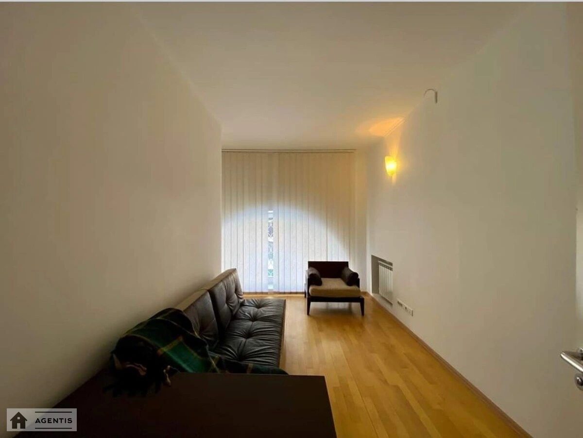 Apartment for rent. 3 rooms, 116 m², 2nd floor/4 floors. 15, Hreschatyk 15, Kyiv. 