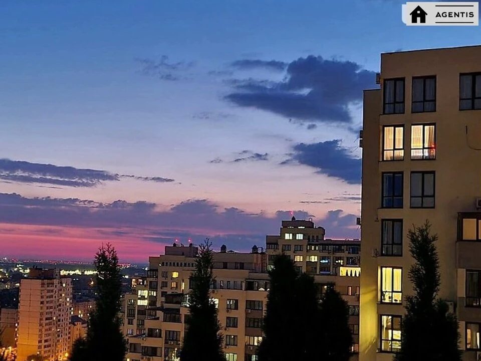 Сдам квартиру. 2 rooms, 77 m², 18 floor/22 floors. 10, Самійла Кішки вул. (Маршала Конєва), Киев. 
