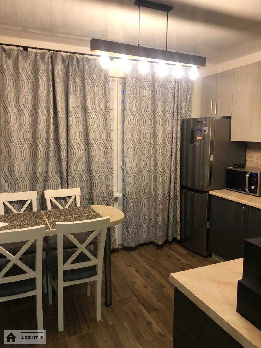 Apartment for rent. 1 room, 38 m², 5th floor/7 floors. Stecenka, Kyiv. 