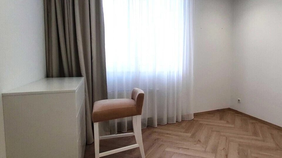 Apartment for rent. 2 rooms, 77 m², 18 floor/22 floors. Sobornosti prosp. Vozzyednannya, Kyiv. 