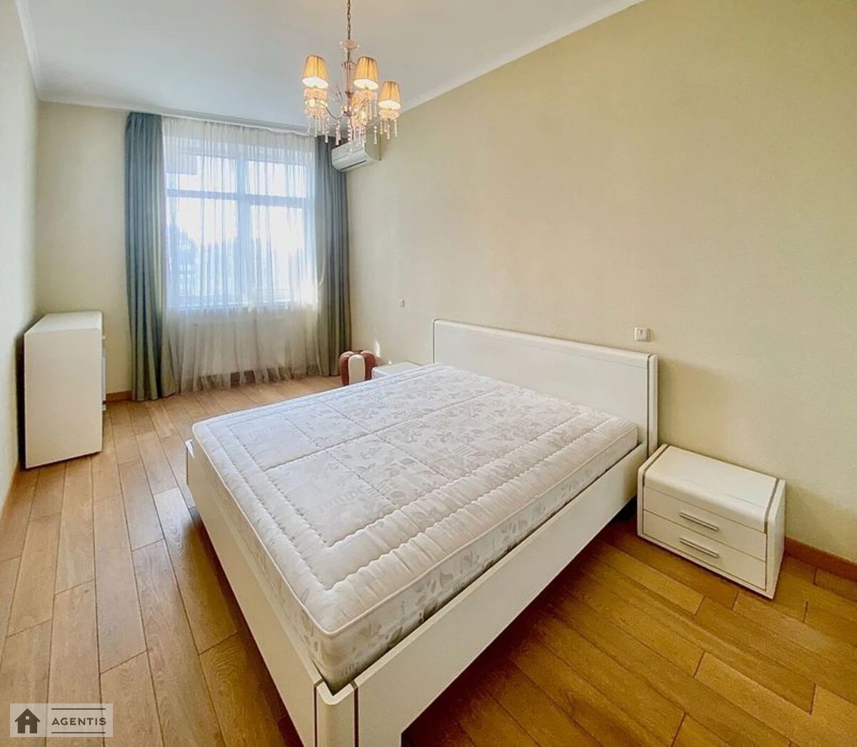 Здам квартиру 2 кімнати, 86 m², 22 пов./25 поверхів. 6, Старонаводницька 6, Київ. 