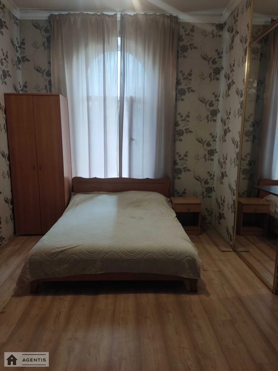 Apartment for rent. 4 rooms, 100 m², 4th floor/4 floors. 15, Baseyna 15, Kyiv. 