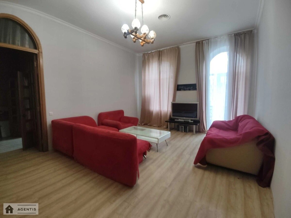 Apartment for rent. 4 rooms, 100 m², 4th floor/4 floors. 15, Baseyna 15, Kyiv. 