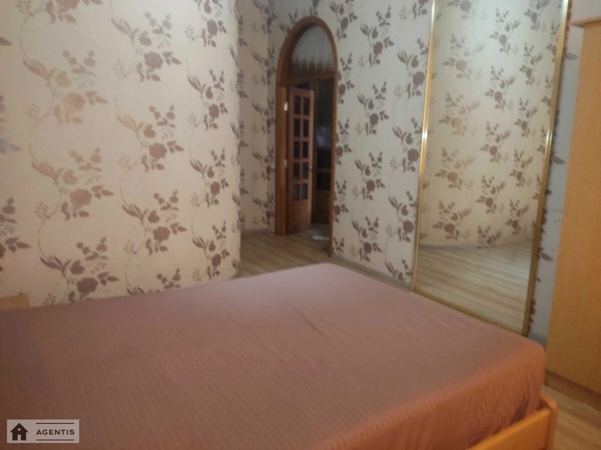 Apartment for rent. 4 rooms, 100 m², 4th floor/4 floors. 15, Baseyna 15, Kyiv. 