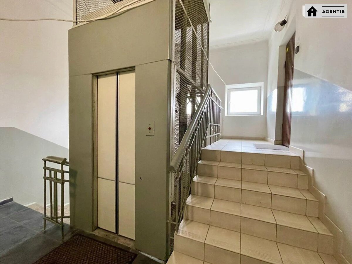 Здам квартиру. 3 rooms, 120 m², 8th floor/8 floors. 4, Антоновича вул. (Горького), Київ. 