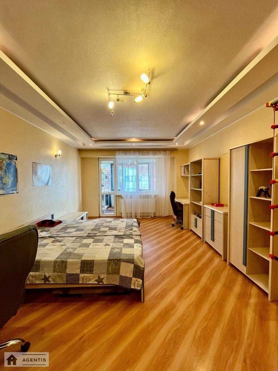 Apartment for rent. 3 rooms, 120 m², 17 floor/26 floors. 131, Beresteyskyy prosp. Peremohy, Kyiv. 