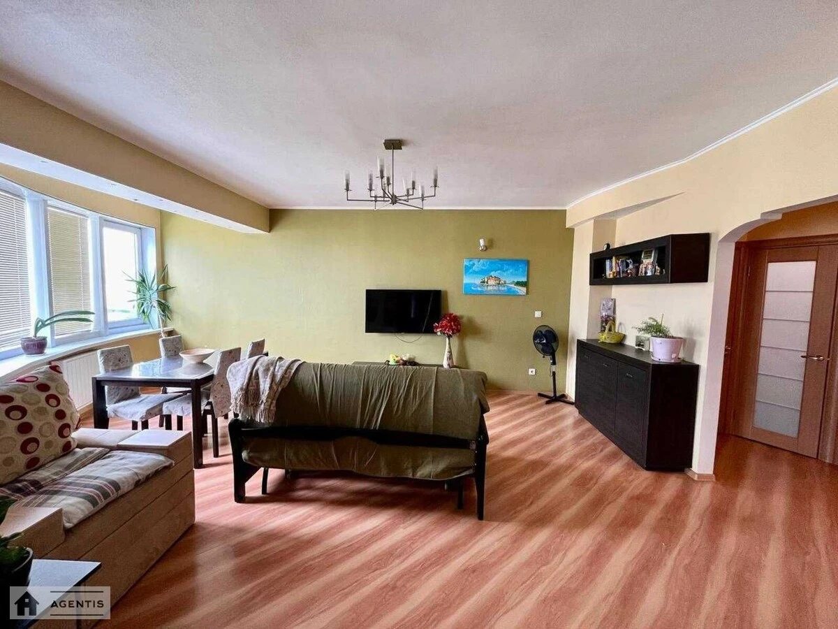 Apartment for rent. 3 rooms, 120 m², 17 floor/26 floors. 131, Beresteyskyy prosp. Peremohy, Kyiv. 