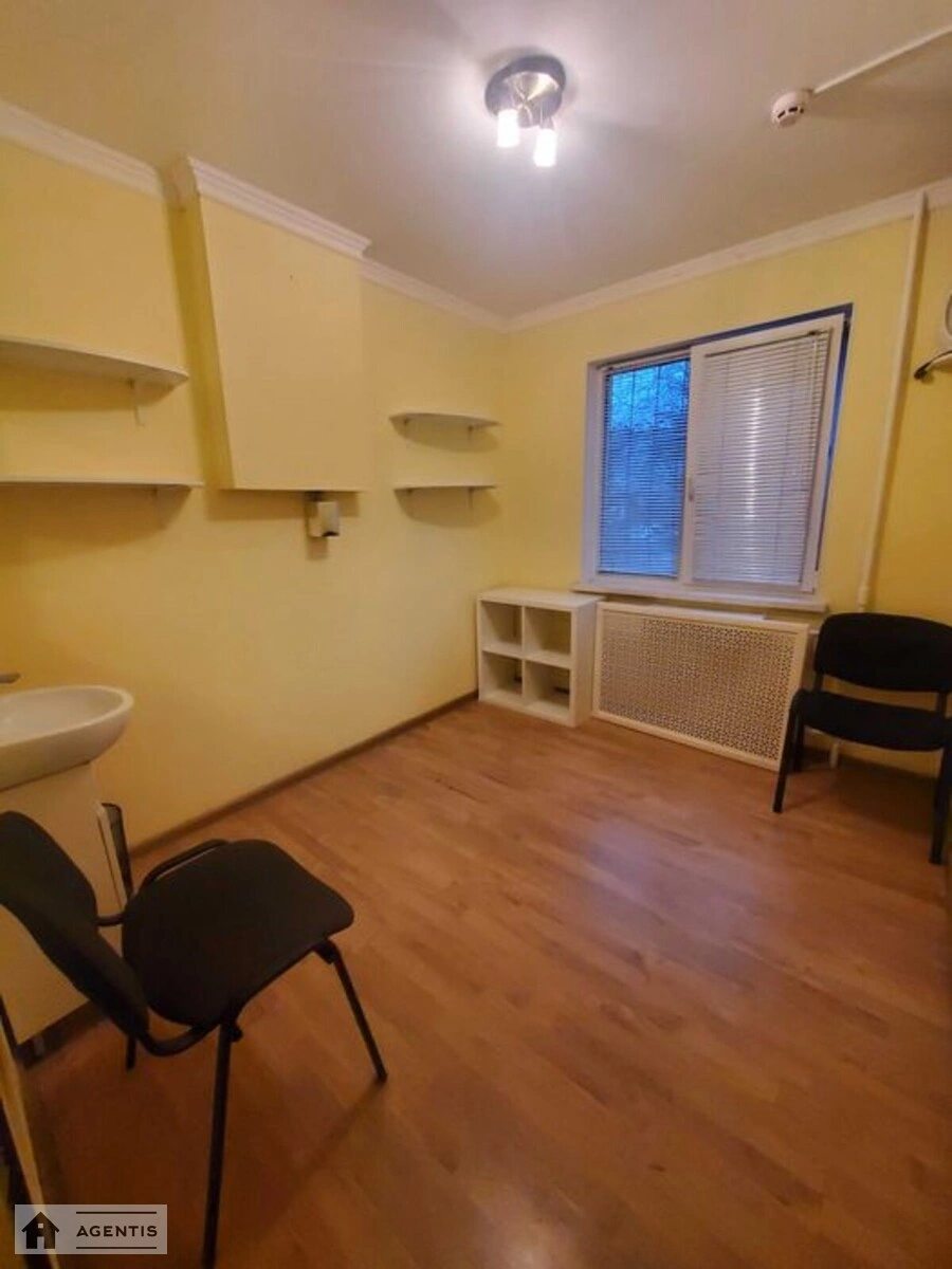 Apartment for rent. 2 rooms, 50 m², 1st floor/9 floors. Lesi Ukrayinky, Kyiv. 