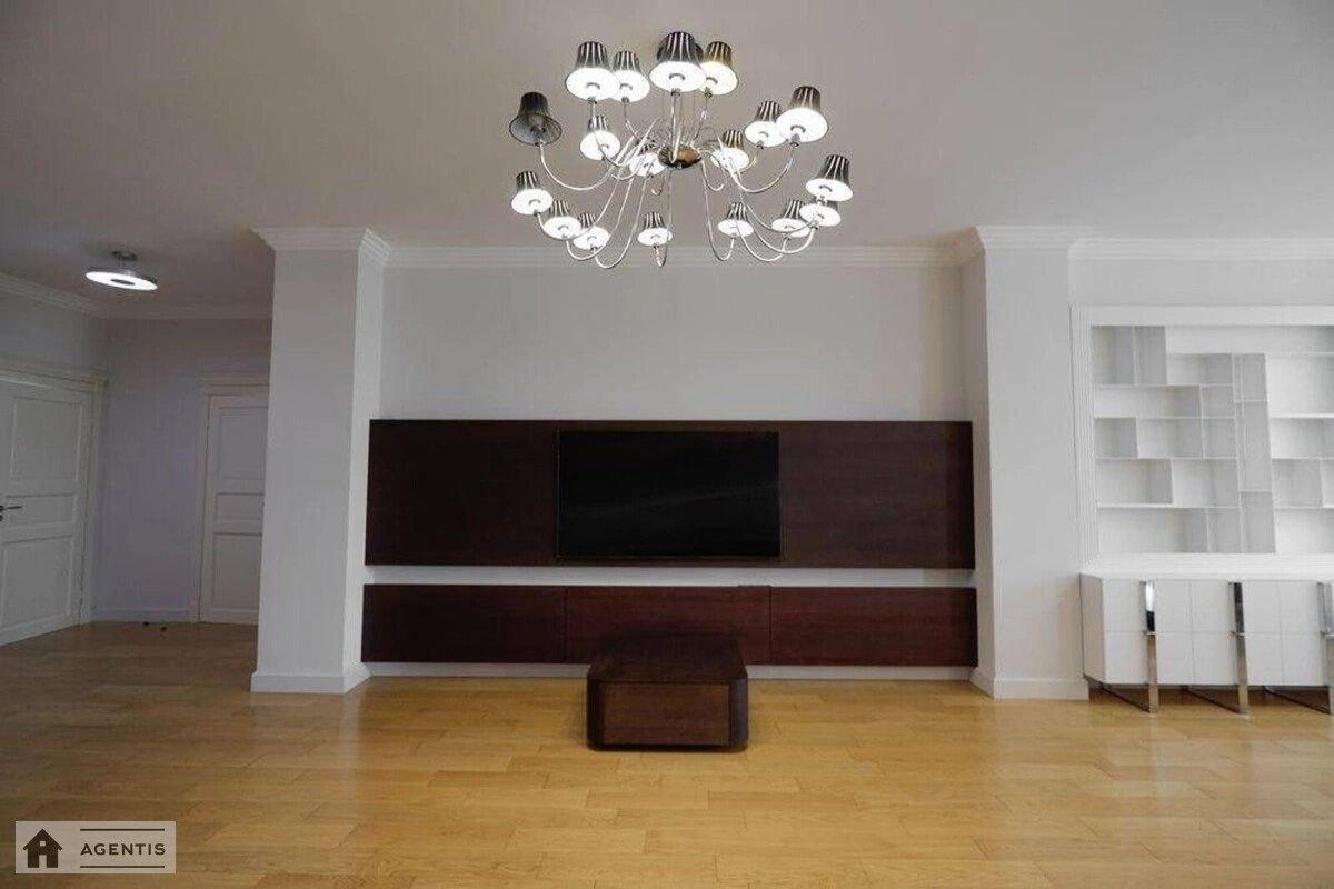 Apartment for rent 3 rooms, 150 m², 11th fl./17 floors. Andriya Verkhohlyada vul. Mykhayla Drahomirova, Kyiv. 